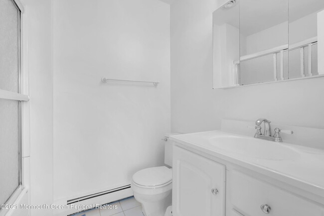 Photo - 45 Roslyn Ct House