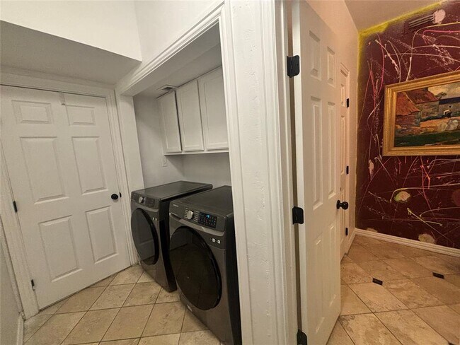 Photo - 338 Sailmaster St