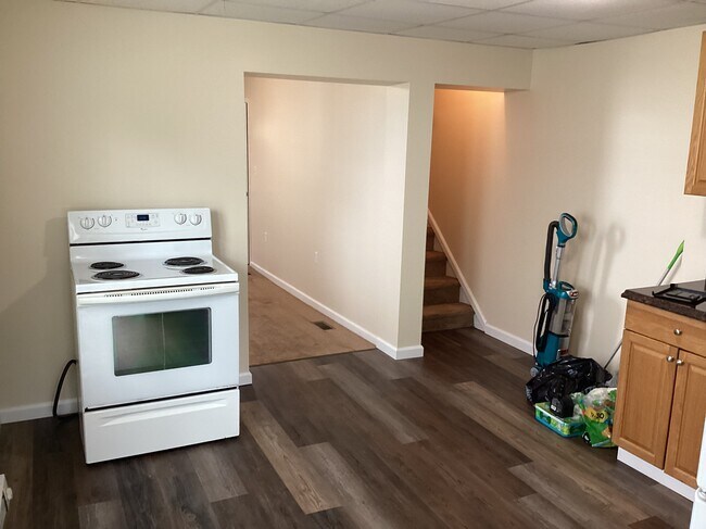 Photo - 616 McAlpine St