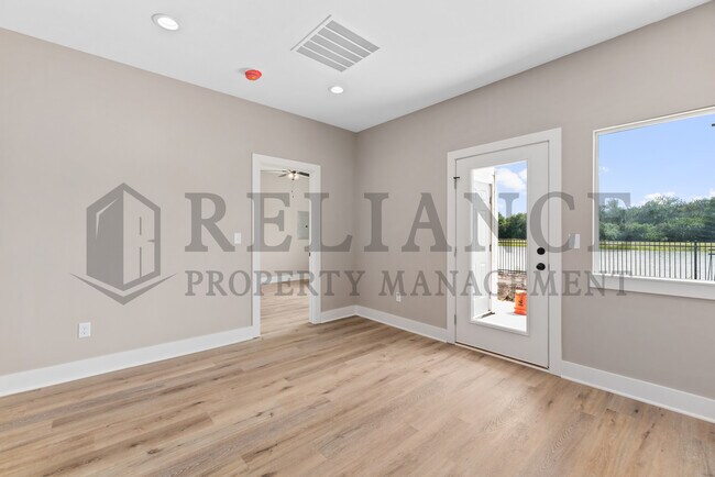 Photo - 1608 S Limuel Cir