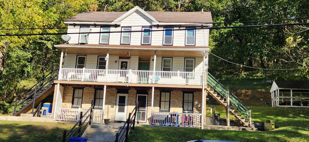 Photo - 1523 S George St