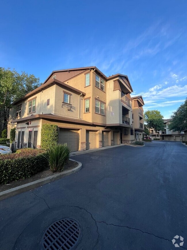 Building Photo - NICE CONDO IN ROCKLIN AT GATED COMMUNITY O... Unit 333