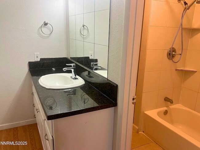 Photo - 1995 Trainer Wy