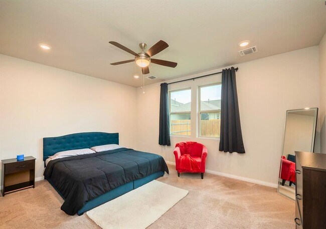 Building Photo - 111 Lyrebird Ln