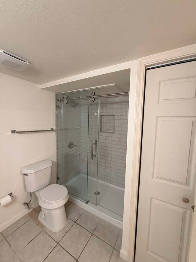 Building Photo - 3231 Allen Pkwy Unit 5303