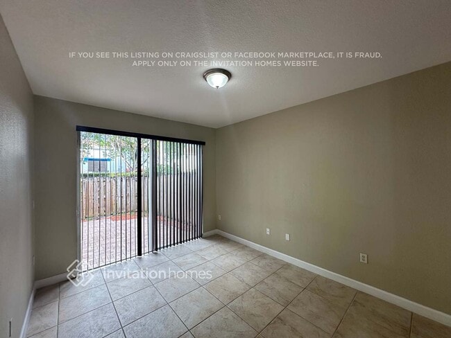 Photo - 877 SW 149th Ct
