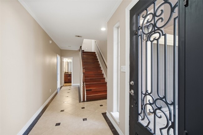 Photo - 1316 Cleburne St Unit B