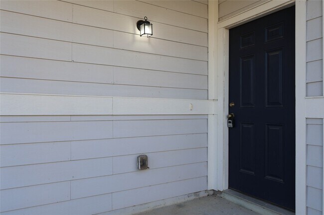 Photo - 14083 Lake Trout Dr