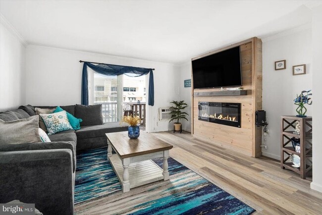 Building Photo - 714 Mooring Rd Unit C105