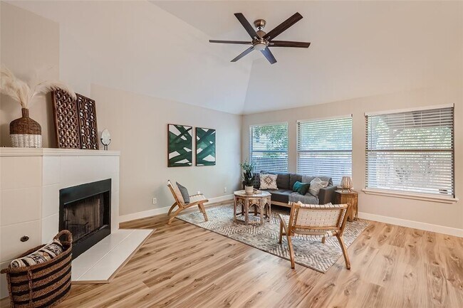 Photo - 1701 Hollow Tree Blvd