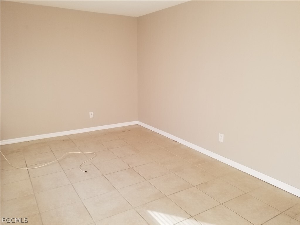 Photo - 907 Chenault St