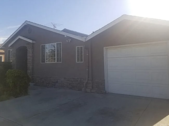 Photo - 11870 Beatrice St