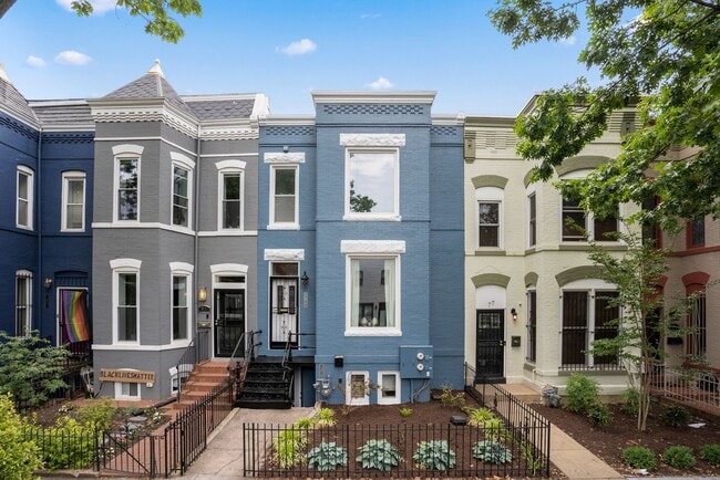 Photo - 79 P St NW Unidad B