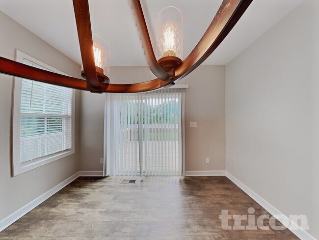 Photo - 111 Cottage Ct