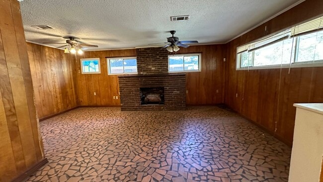 Photo - Cute 3 bed House