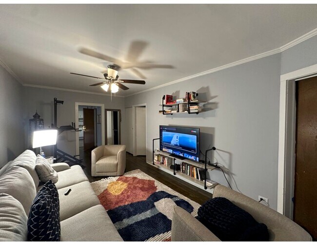 Photo - 4210 N Kilpatrick Ave Unit 1R