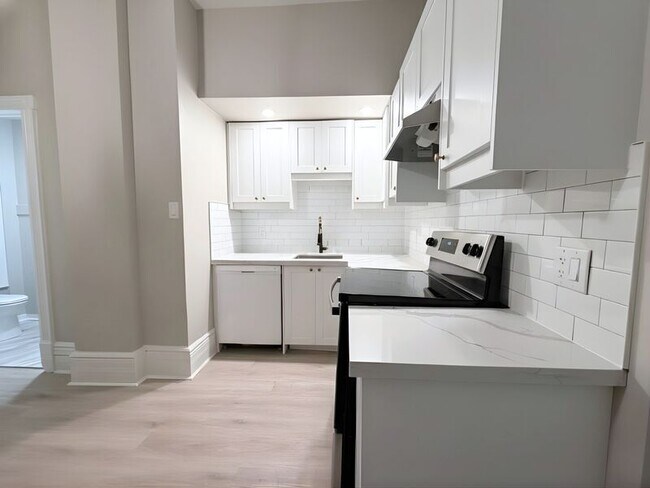 Photo - 47 Ontario Ave Unit 2