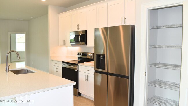 Photo - 406 Grove Ln