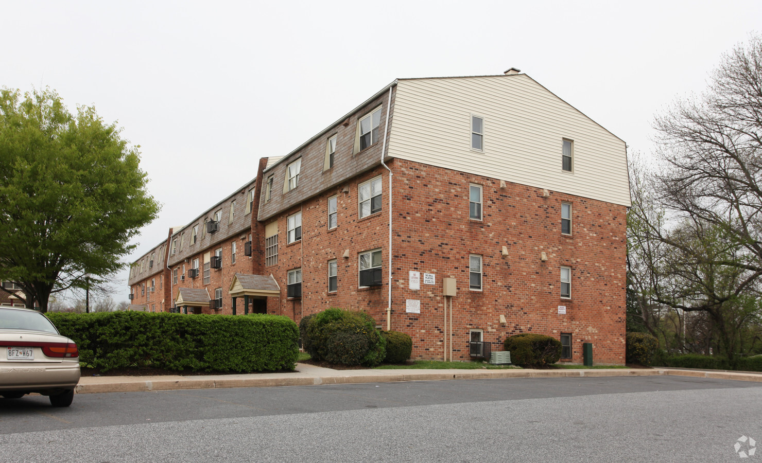 Sinclair Gate Apartments - Sinclair Gate Apartments