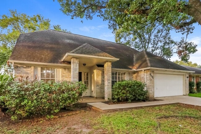 Photo - 4635 Linden Pl