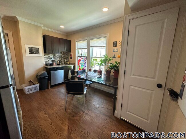 Photo - 2973 Washington St Unit 3