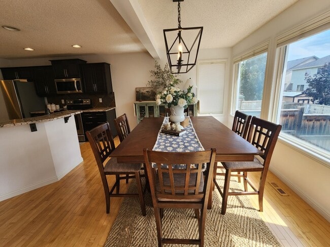 Photo - 420 Everbrook Dr SW