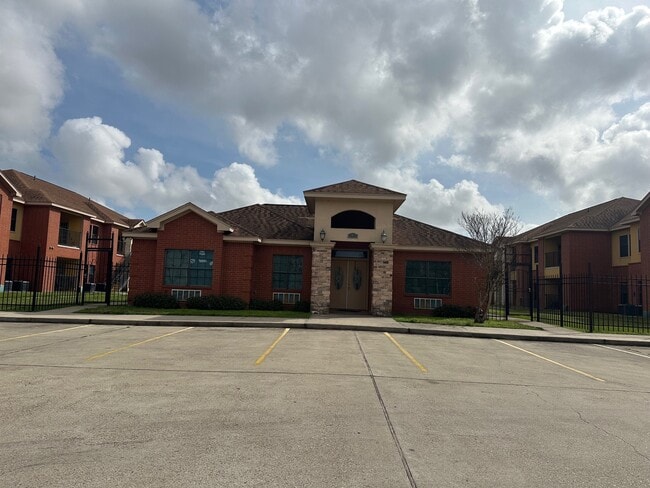 Building Photo - 107 Oak Park Dr Unit 00