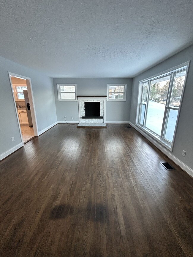 Photo - 354 Berry St