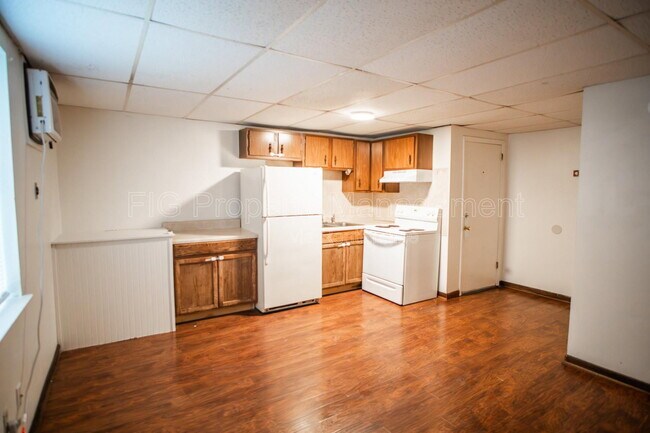 Photo - 707 W Race St Unit 11