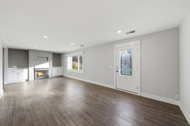 Photo - Large Ranch on Cul-de-sac