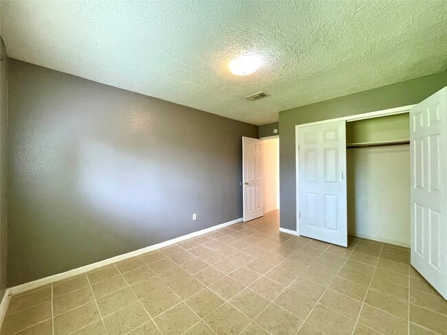 Photo - 6310 Star Lake Dr