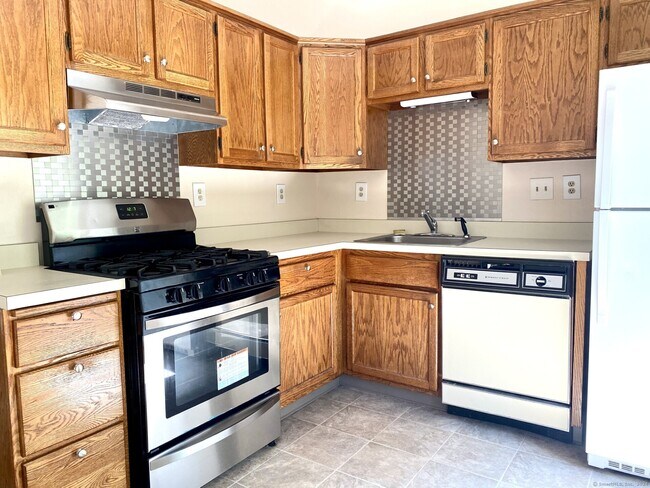 Photo - 101 Copper Beech Dr Unit 101