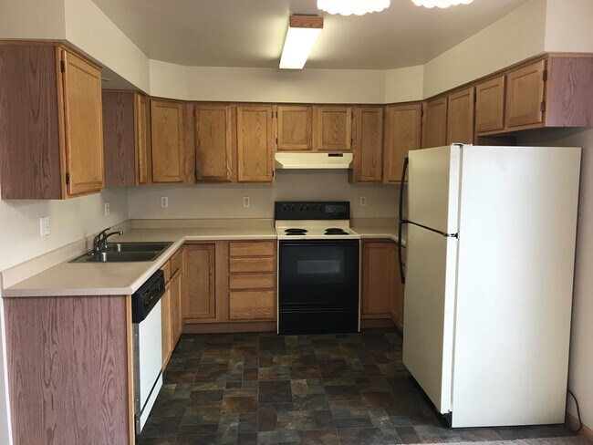 Photo - FALL 2026 AVAILABILITY!!!  2 bedroom, 2.5 bath condominium on Iowa City's east side