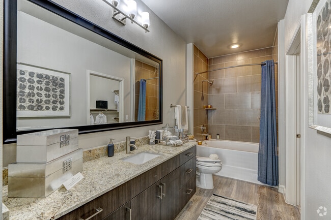 2BR, 2BA - 1,240SF - Primary Bathroom