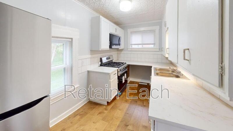 Photo - 128 Huron St