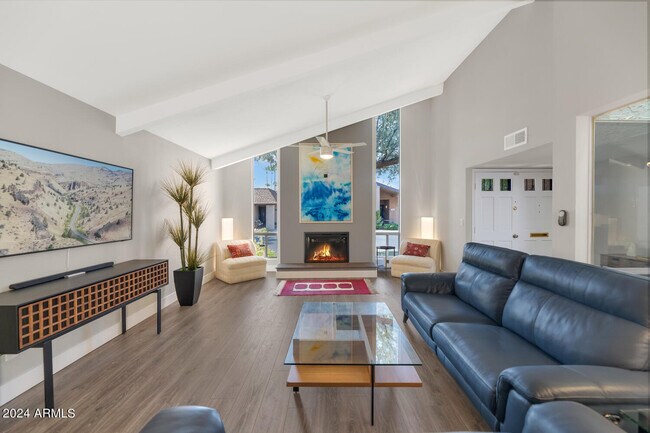7948 E Vista Dr