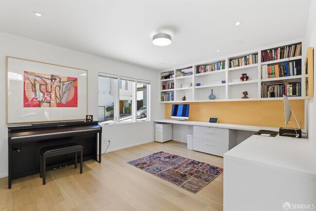 Photo - 74 Midcrest Way