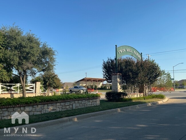 Photo - 5013 Cedar Springs Dr