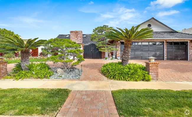Building Photo - 1542 Santiago Dr Rental