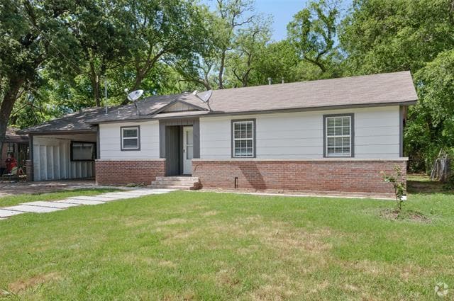 Building Photo - 106 E Grove St Rental