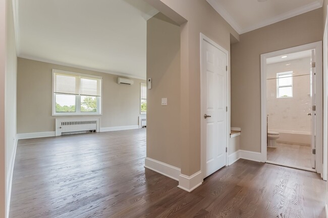 Photo - Chatham Arms