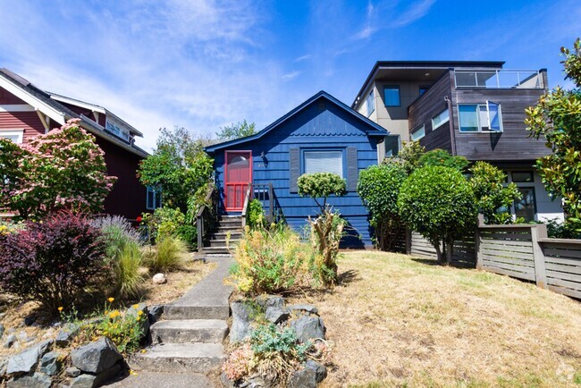 Building Photo - 2bd/1ba Seattle Home