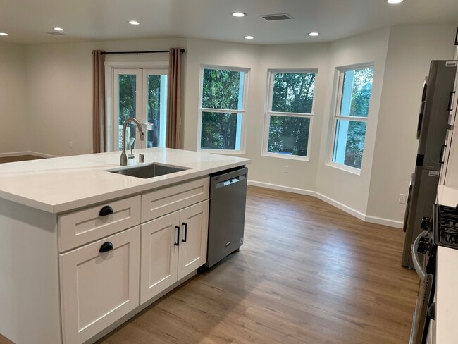 Photo - 1191 Hillside St Unidad #2
