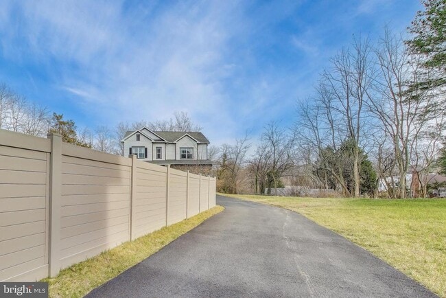 Photo - 3897 Hillview Ct