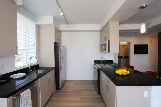 2BR, 2BA-Kitchen