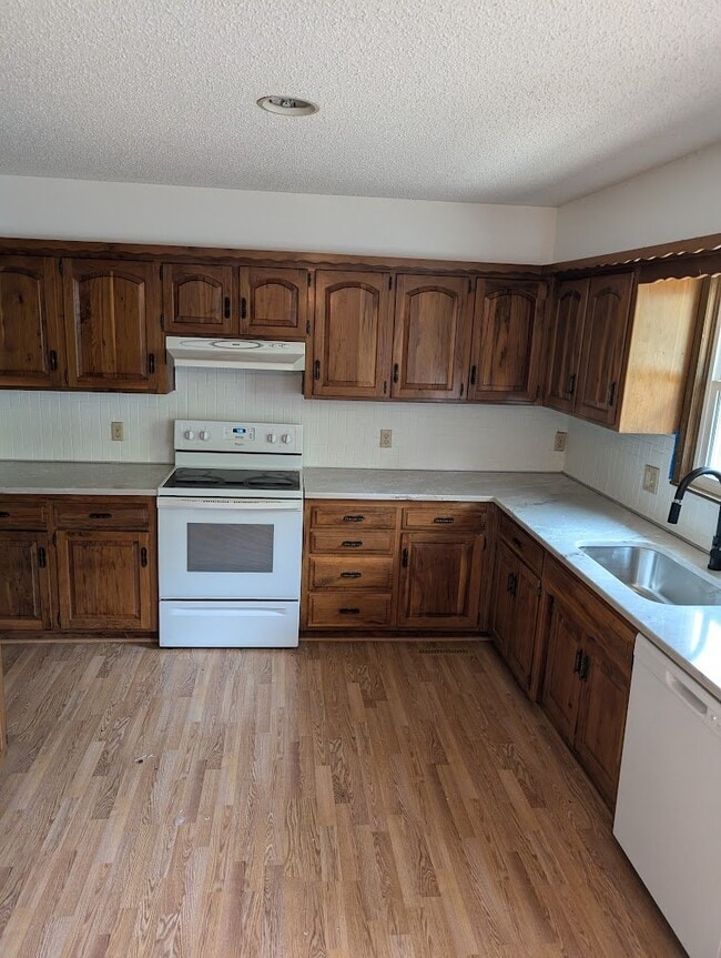 Photo - 430 N Persimmon Dr