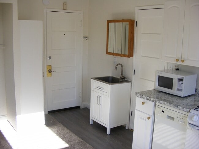 Photo - 115 N Park St Unit 8