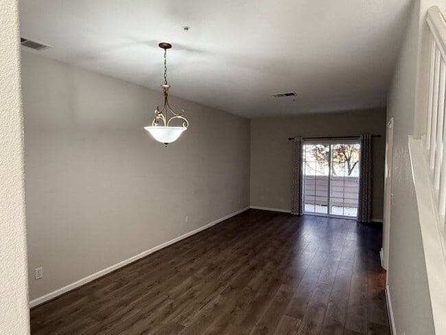 Photo - 2-Bedroom Martinez Townhome Near The Village Oaks Shopping Plaza