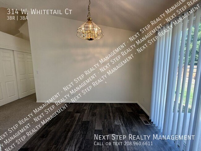 314 W Whitetail Ct