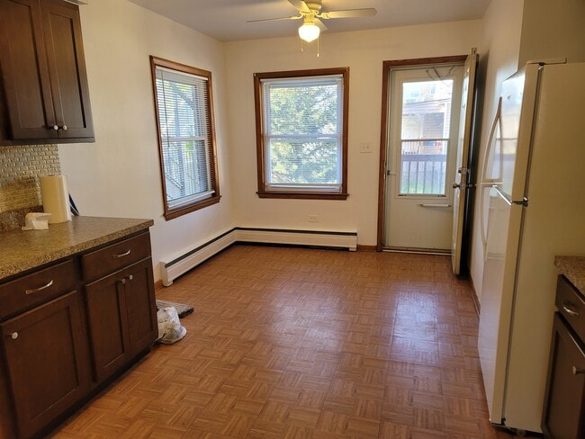 eating area, kitchen - 7226 W Belden Ave Unit 2